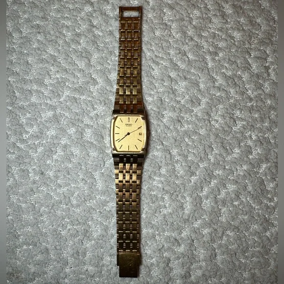 Vintage Seiko Tank Quartz Men's Watch, Champagne Dial with Gold Band
